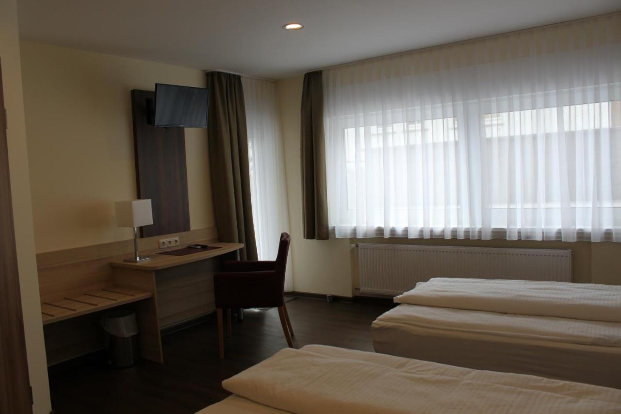 Gastehaus Anton Hotel Oberursel Esterno foto